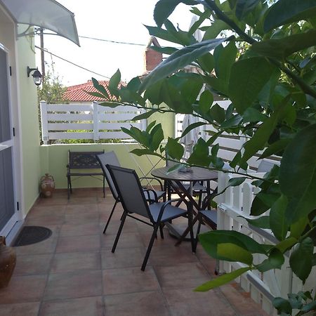 Granny'S Home Roussopoulio المظهر الخارجي الصورة